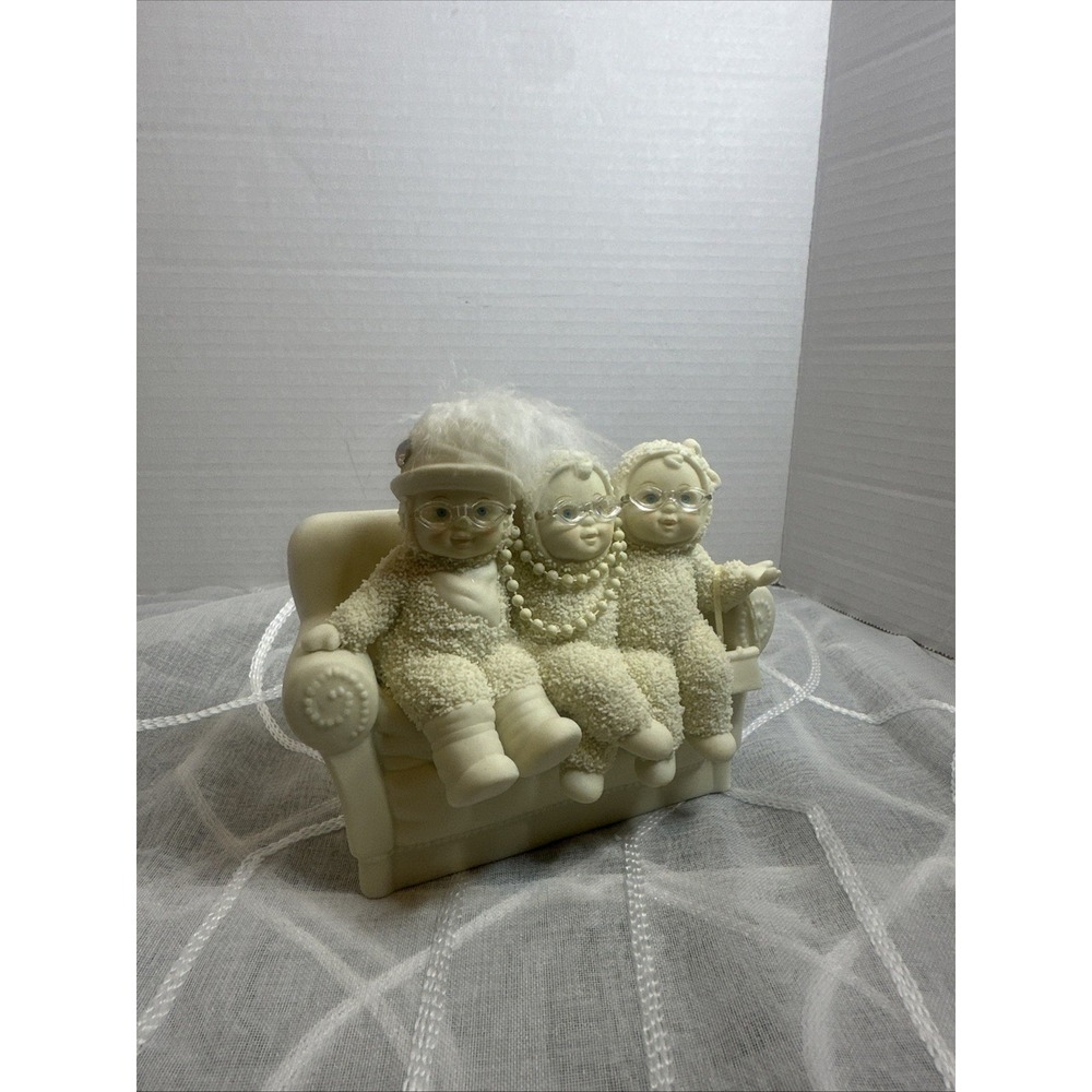 Department 56 Snowbabies "Girlfriends"Figurine Three Friends White Couch Decor